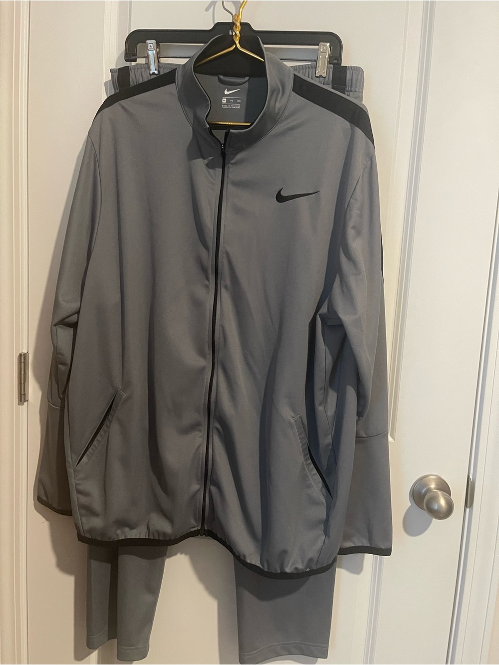 Nike Men's Gray Full-Zip Track Suit XXL 2 Front Zip Pockets 24P-P 32S-H 33W 30I